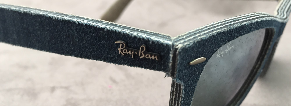 Logo Ray Ban na sklíčkách